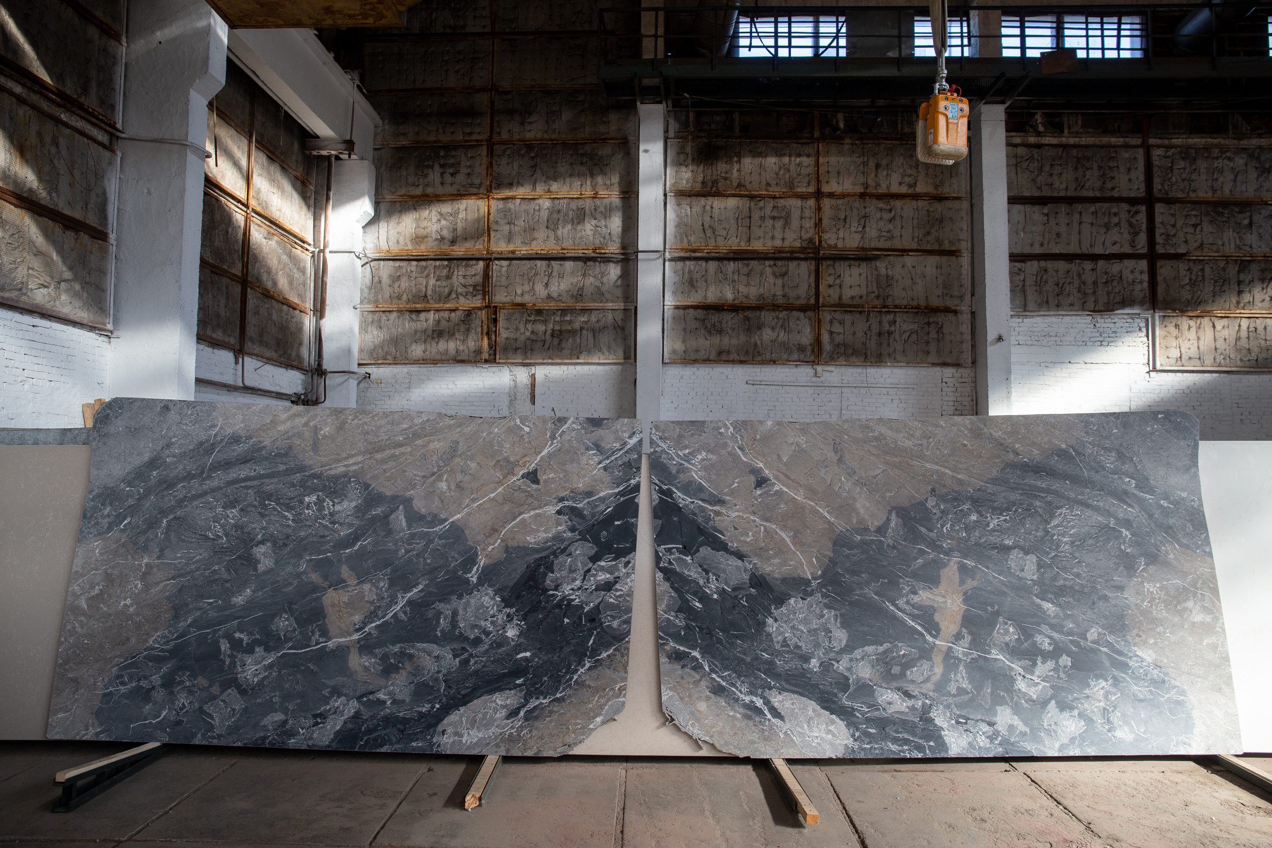 photo-luxury-grey-marble-slabs-warehouse-mirrorlike-french-marble-breche-de-aubisque